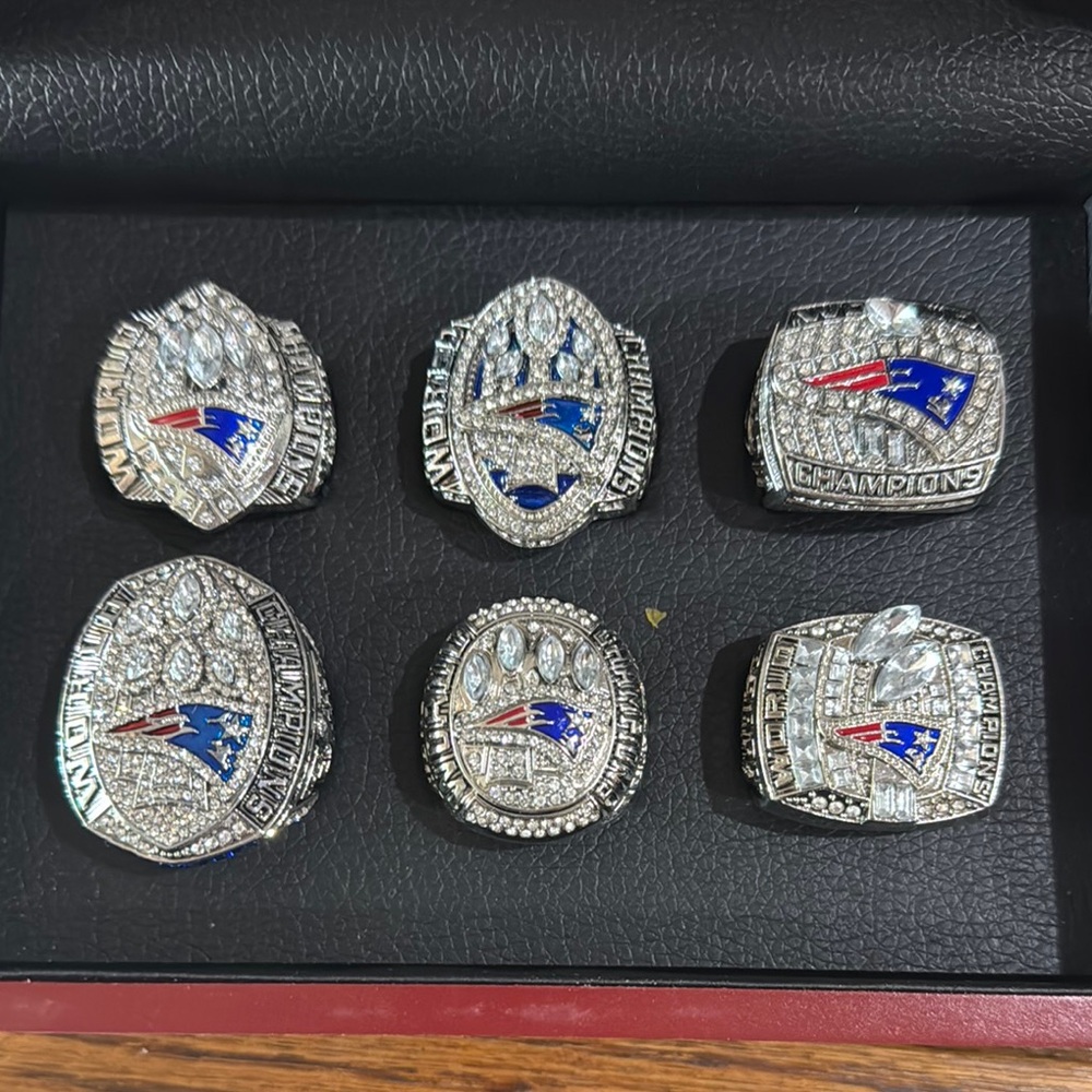 Set of Six Silver Championship Rings in Display Case - Picture 3 of 3